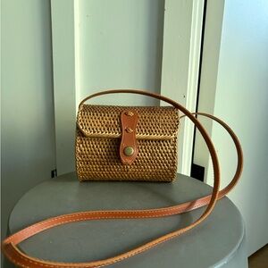 Elegant Tan Woven Crossbody Bag